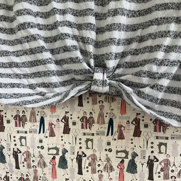 Cat & Jack top 🖤 - Picture 2 of 4